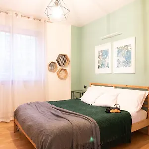 ihost-luxury-apartment-savona-112.italymilanhotels.net/